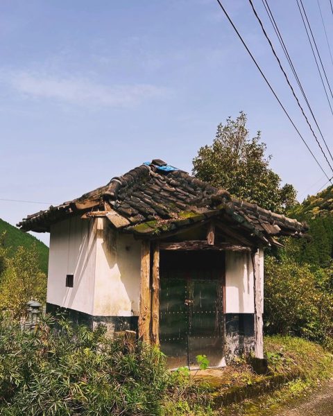 【美里町】蔵の雰囲気はそのままに、これから先も安心して使える屋根への施工写真（2枚目）