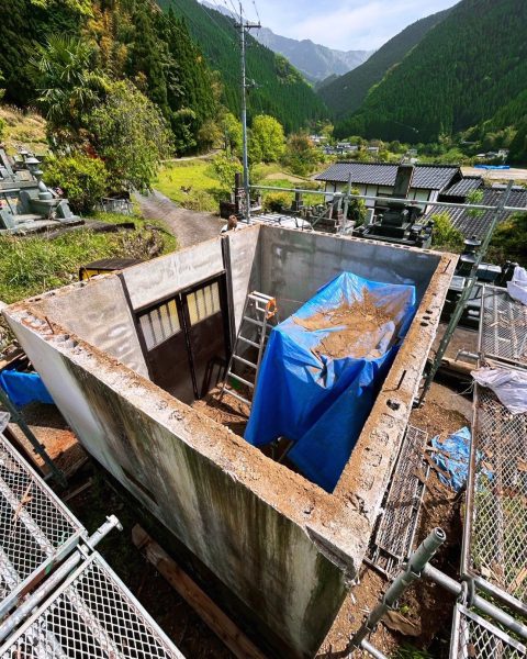 【美里町】蔵の雰囲気はそのままに、これから先も安心して使える屋根への施工写真（6枚目）