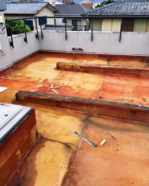 【熊本市】劣化が進んだバルコニーを、雨漏りの心配がない状態に（施工前）