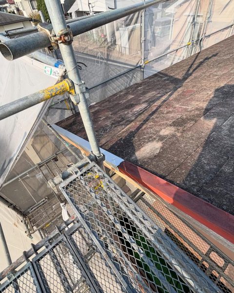 【熊本市】色あせた屋根を塗り替えて、家全体の印象まで引き締めるの施工写真（2枚目）