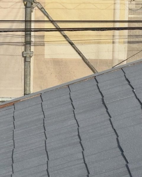 【熊本市】色あせた屋根を塗り替えて、家全体の印象まで引き締めるの施工写真（8枚目）