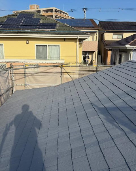 【熊本市】色あせた屋根を塗り替えて、家全体の印象まで引き締める