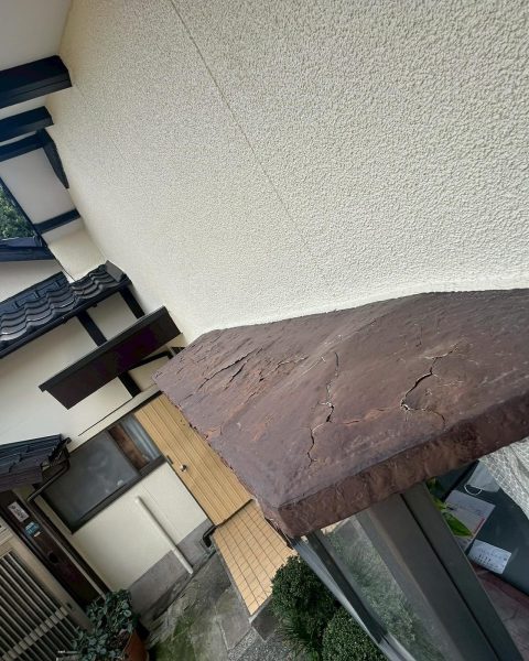 傷んだ庇カバーを交換し、雨だれとサビの進行を止めるの施工写真（2枚目）