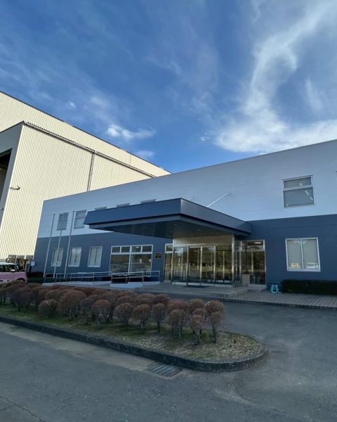 【長洲町】営業を止めずに、企業様の建物外壁を塗り替え