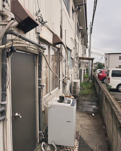 【熊本市】庇を土台から新調して、外壁を伝う雨だれを止める（施工前）