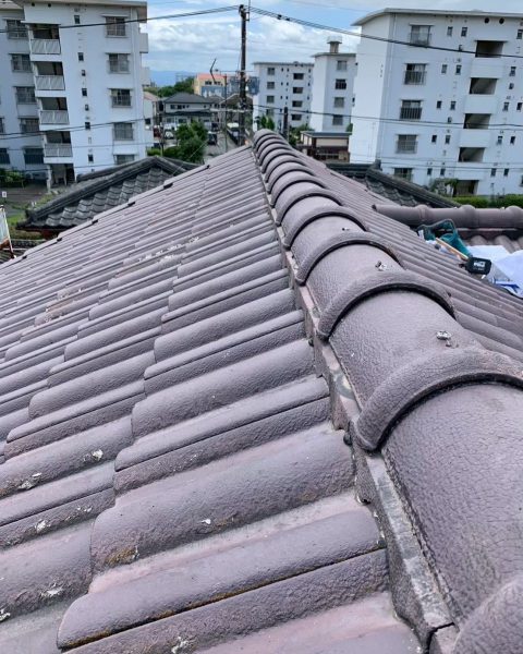 【熊本市】ズレていた屋根の棟を積み直し、雨と風に強い状態への施工写真（6枚目）