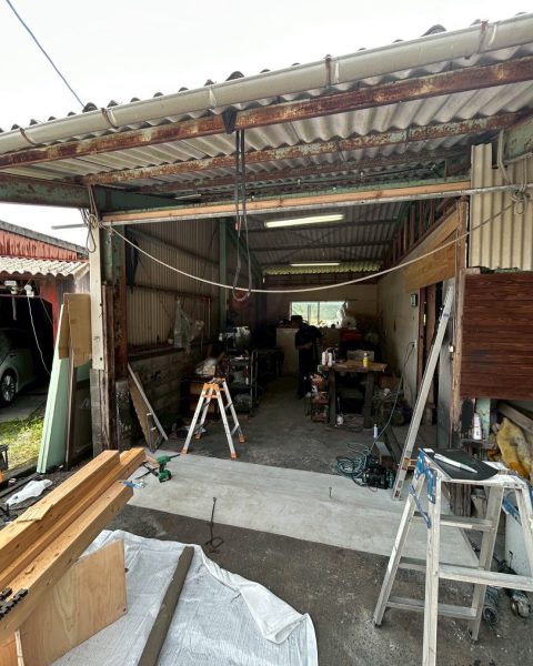 【阿蘇市】作業場をシャッターと扉で区切り、用途ごとに使い分けられる空間にの施工写真（2枚目）