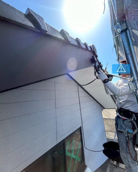 【宇城市】解体せずに上から板金でカバー。玄関の庇を長持ちする状態への施工写真（5枚目）