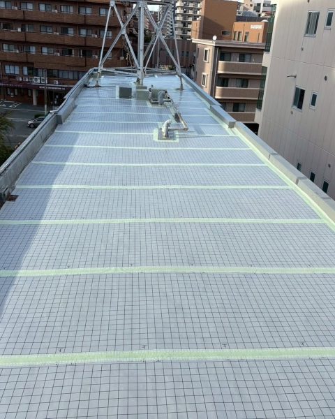 【熊本市】陸屋根の防水層をつくり直し、雨漏りの不安を断つの施工写真（3枚目）