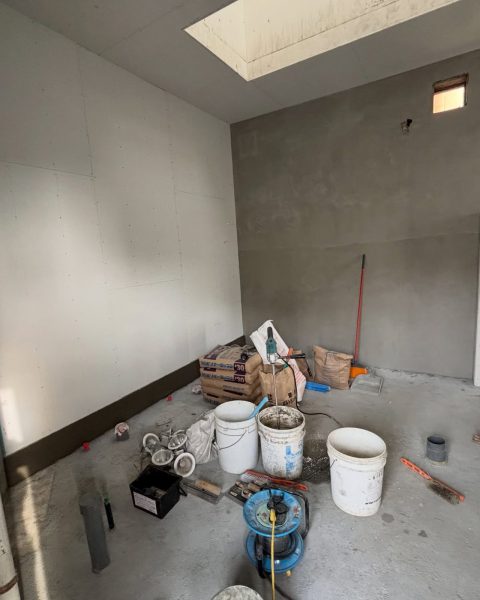 【長洲町】企業様のトイレを解体からやり直し、清潔で長く持つ空間に（施工中）