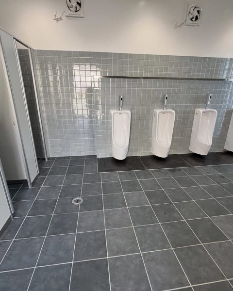 【長洲町】企業様のトイレを解体からやり直し、清潔で長く持つ空間に（施工後）