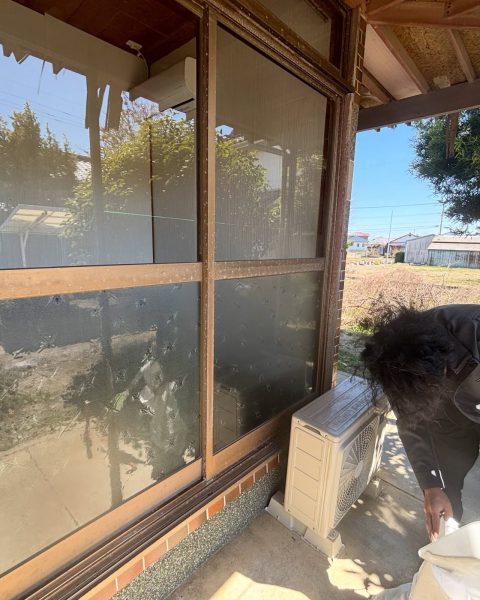 【長洲町】割れた窓ガラスの交換で、断熱性と防犯性まで底上げの施工写真（3枚目）