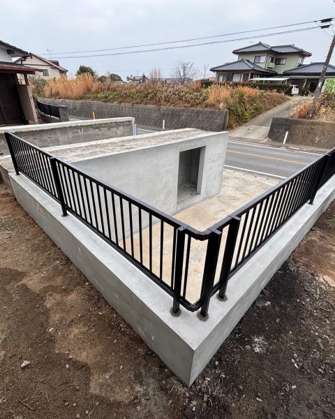 【長洲町】古い車庫を解体し、圧迫感のない開放的な外構への施工写真（7枚目）