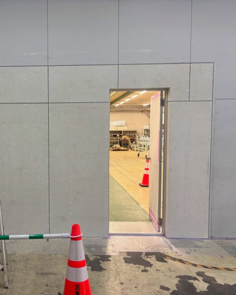 【長洲町】用途と動線に合わせた間仕切りを新設し、塗装仕上げまで一括での施工写真（7枚目）