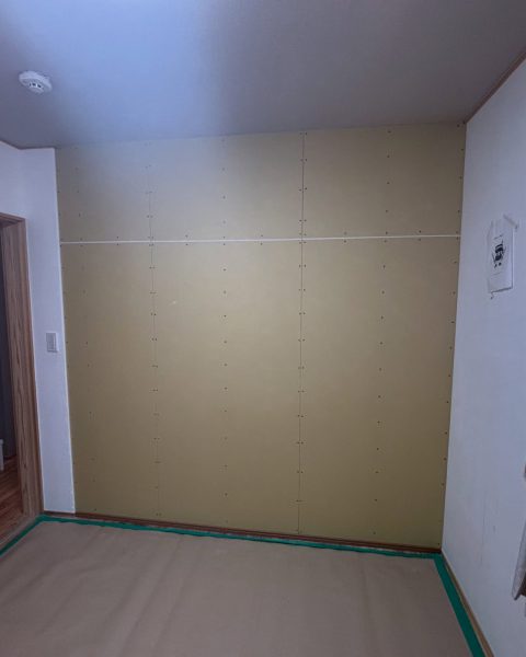 【熊本市】広い1部屋を2つに。クロス仕上げまで含めた子ども部屋の間仕切りの施工写真（4枚目）