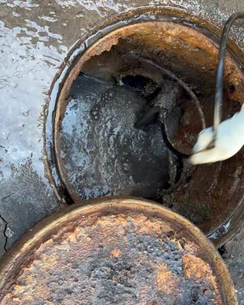 【山鹿市】詰まりかけた工場のグリストラップを洗浄し、排水の流れを回復の施工写真（4枚目）